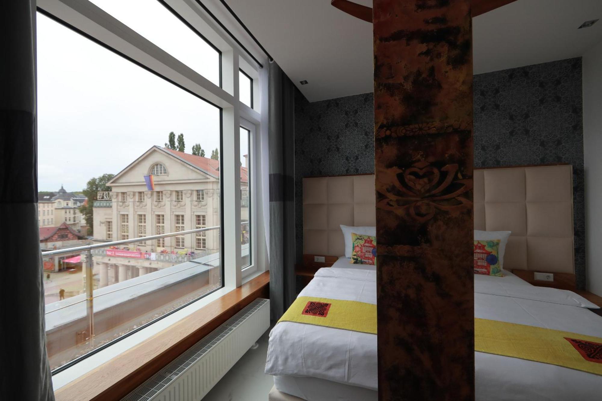 36 Pho Co Hotel & Suites Weimar  Exterior photo